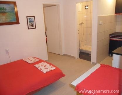 APARTMENTS MURIŠIĆ, , private accommodation in city Herceg Novi, Montenegro
